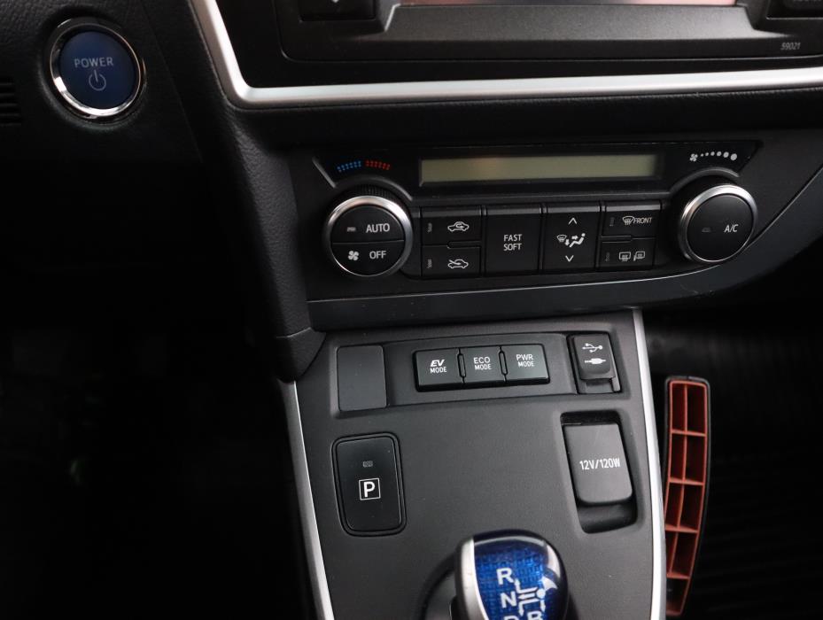 TOYOTA Auris 2013