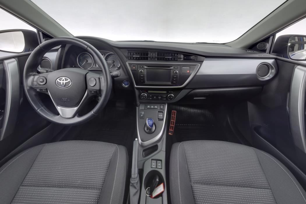 TOYOTA Auris 2013