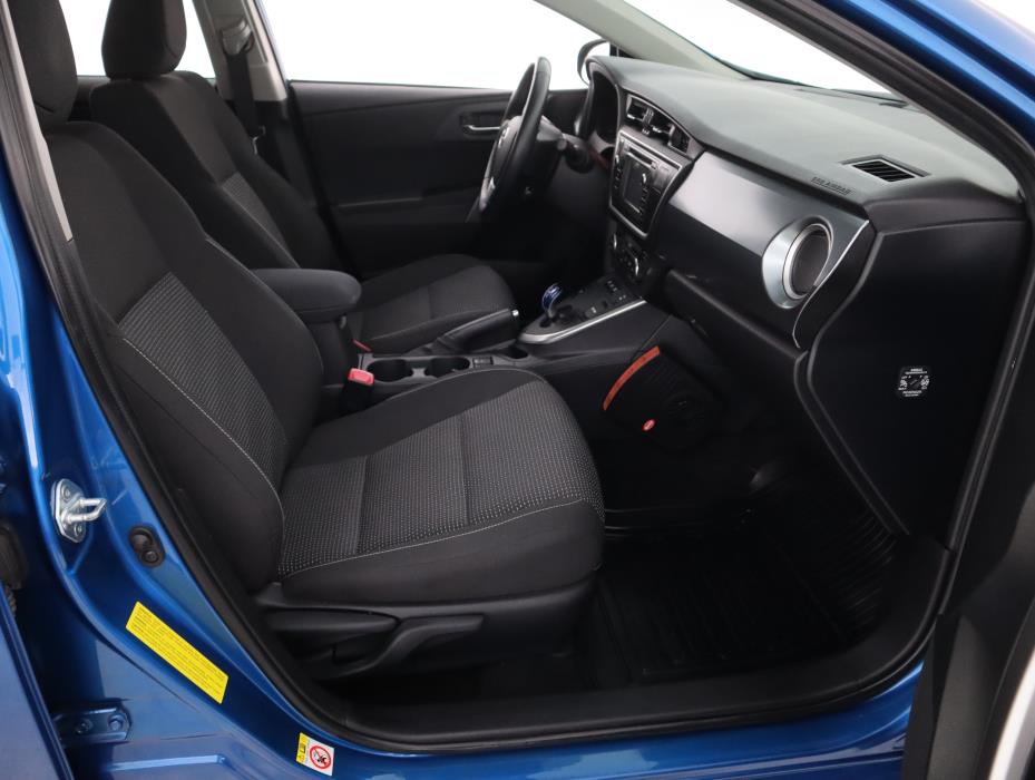 TOYOTA Auris 2013