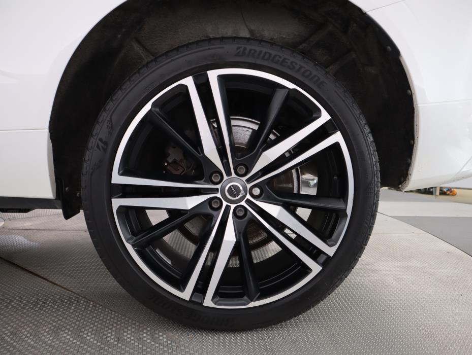 VOLVO XC60 2018