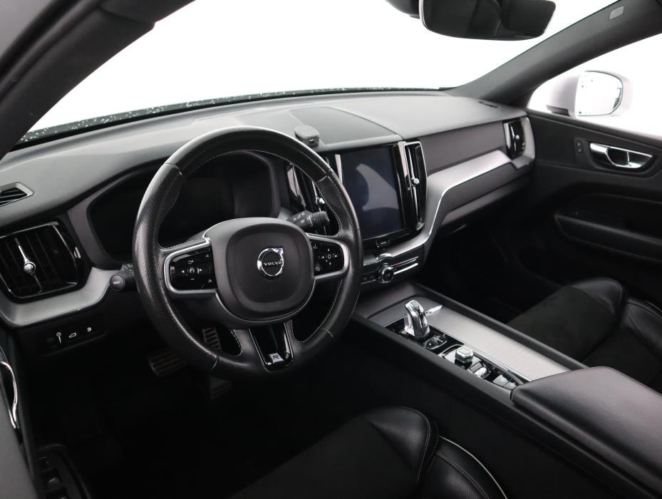 VOLVO XC60 2018