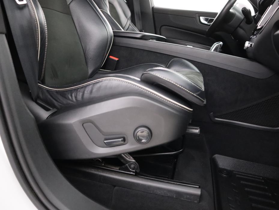 VOLVO XC60 2018