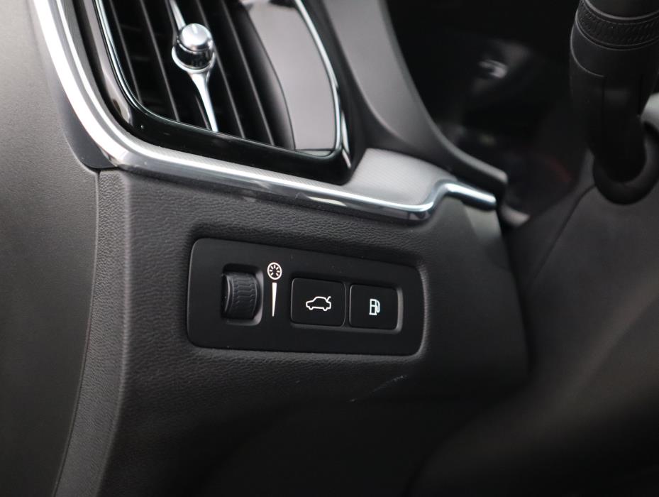 VOLVO XC60 2018