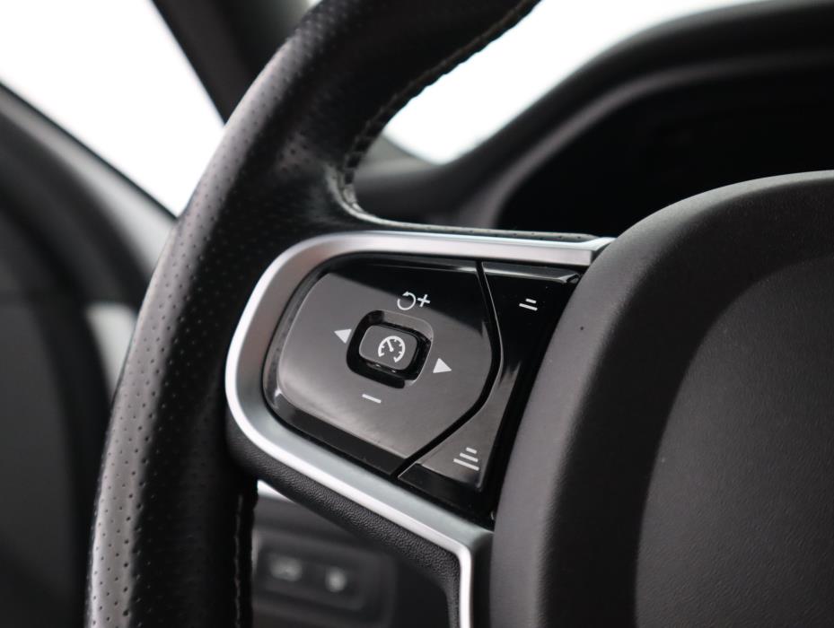 VOLVO XC60 2018