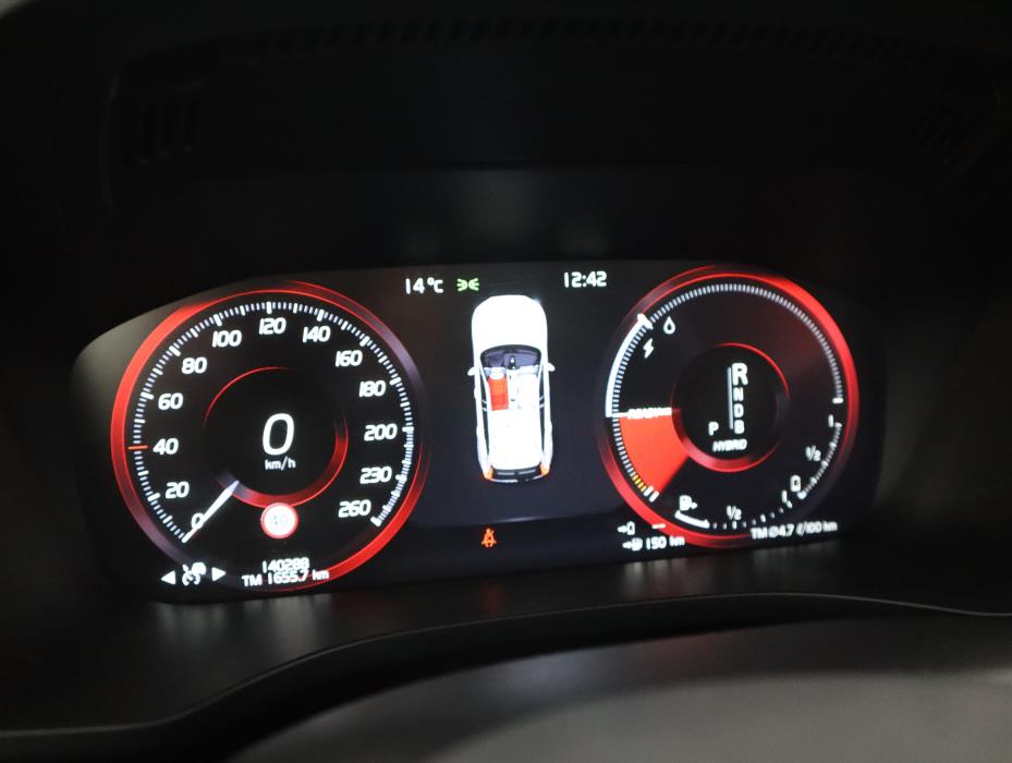 VOLVO XC60 2018