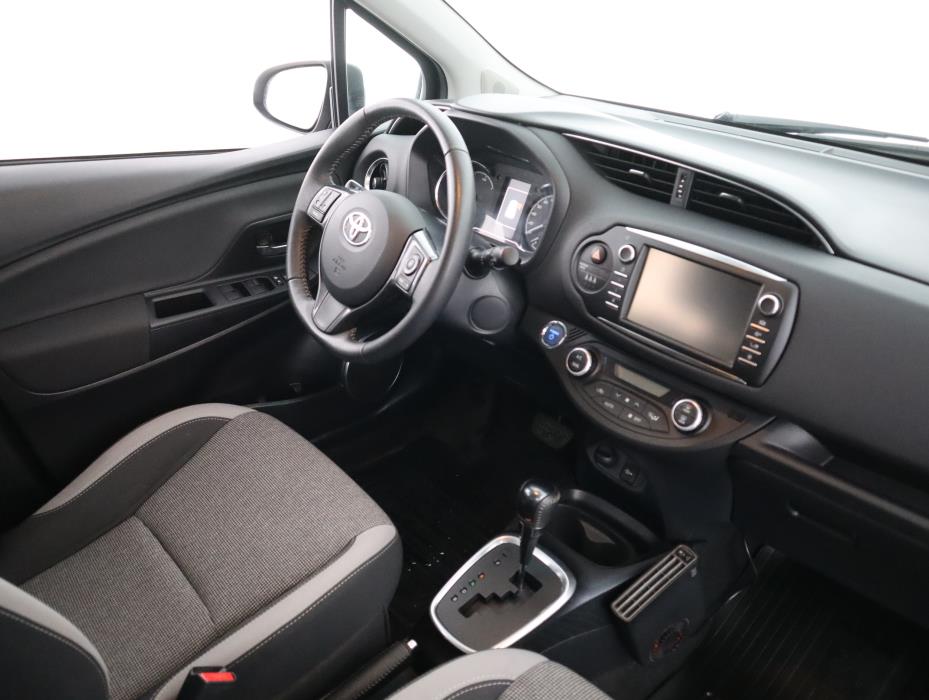 TOYOTA Yaris 2019