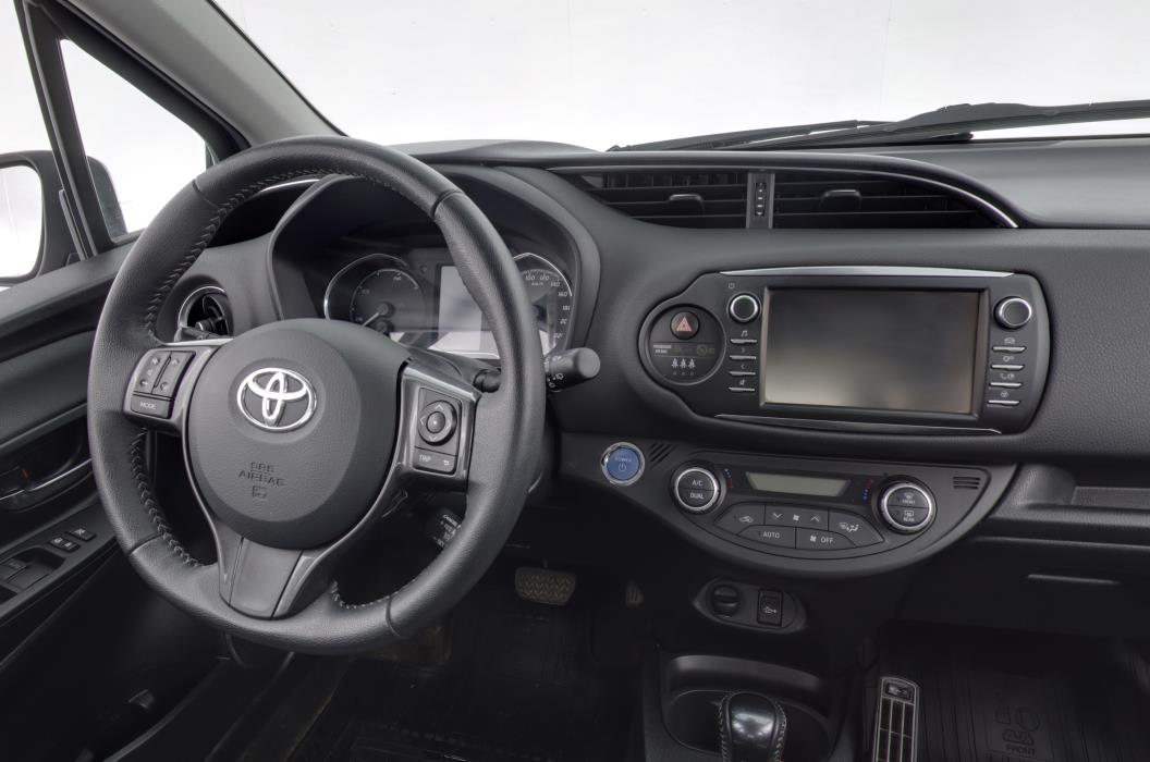 TOYOTA Yaris 2019
