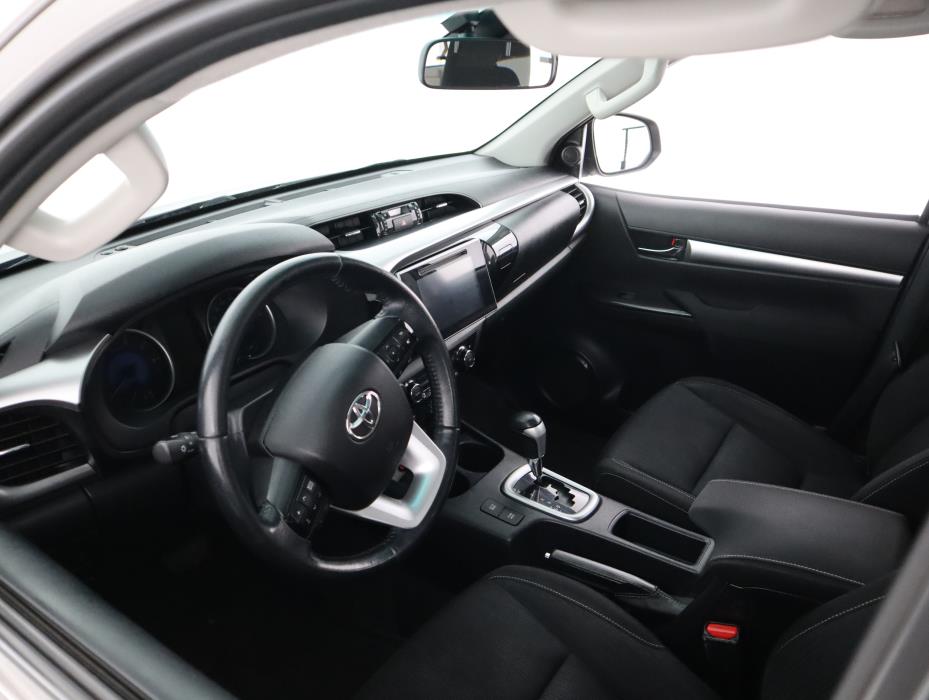 TOYOTA Hilux 2020