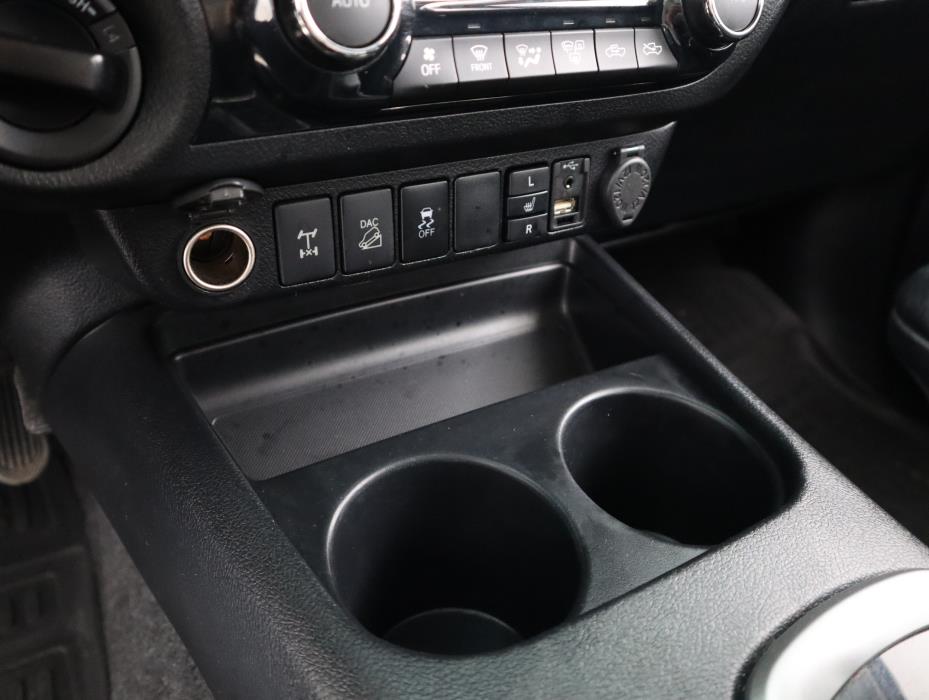 TOYOTA Hilux 2020