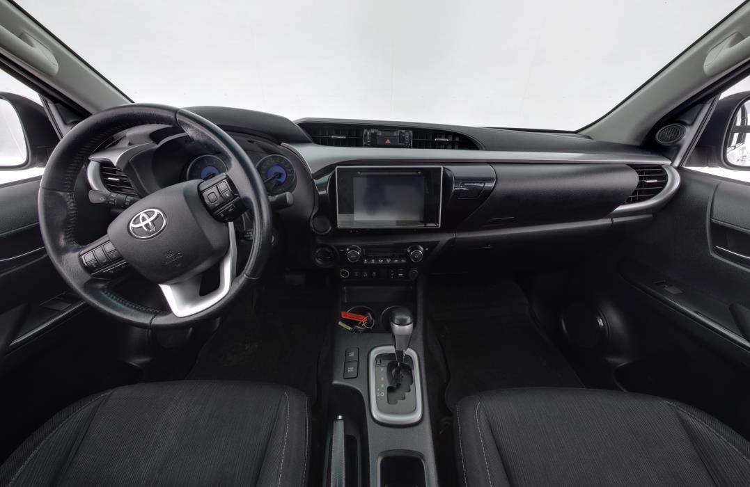 TOYOTA Hilux 2020