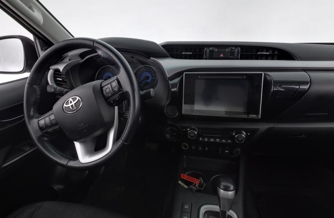 TOYOTA Hilux 2020
