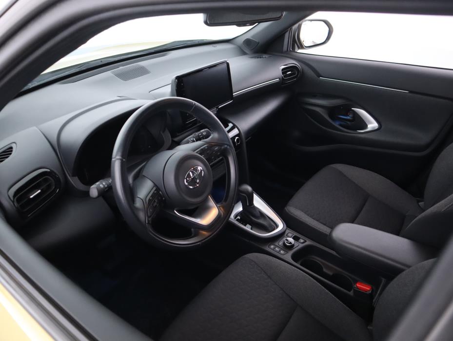 TOYOTA Yaris Cross 2021