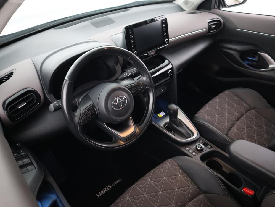 TOYOTA Yaris Cross 2022