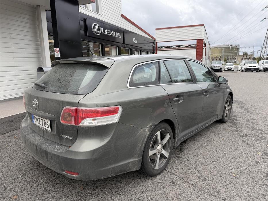 TOYOTA Avensis 2009