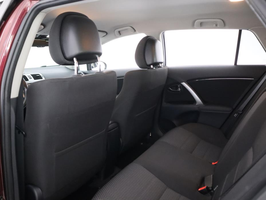 TOYOTA Avensis 2012