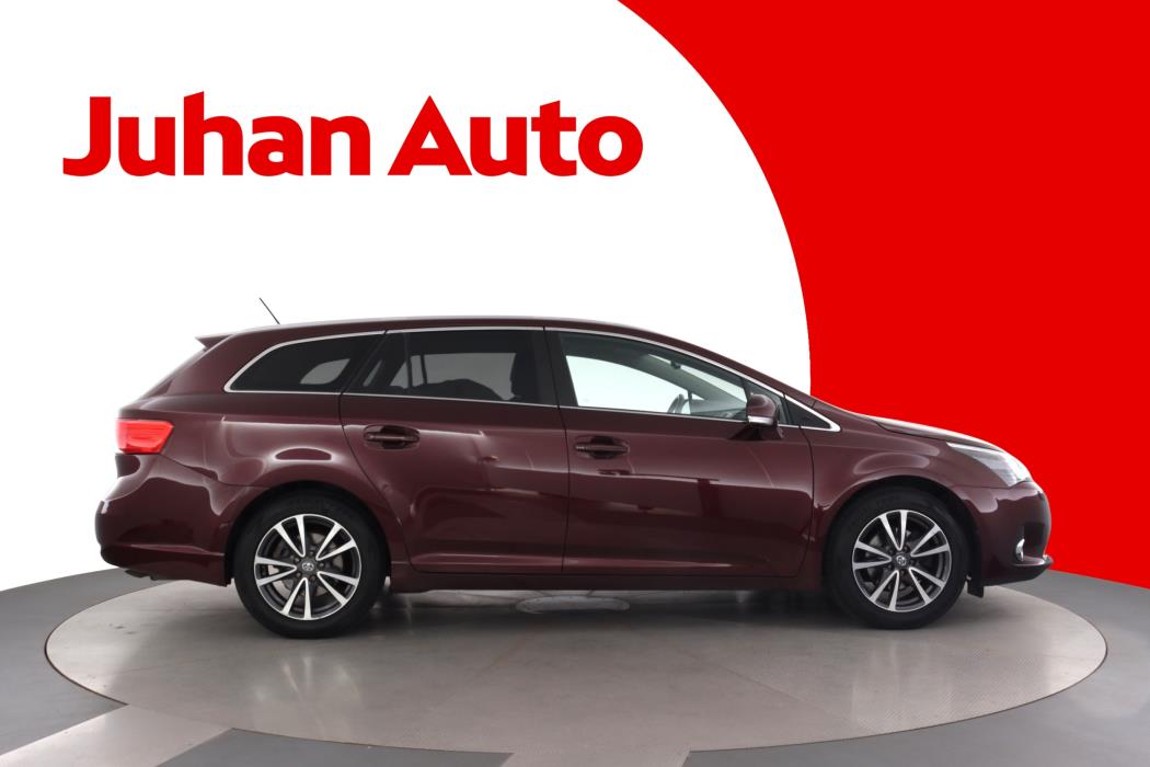 TOYOTA Avensis 2012