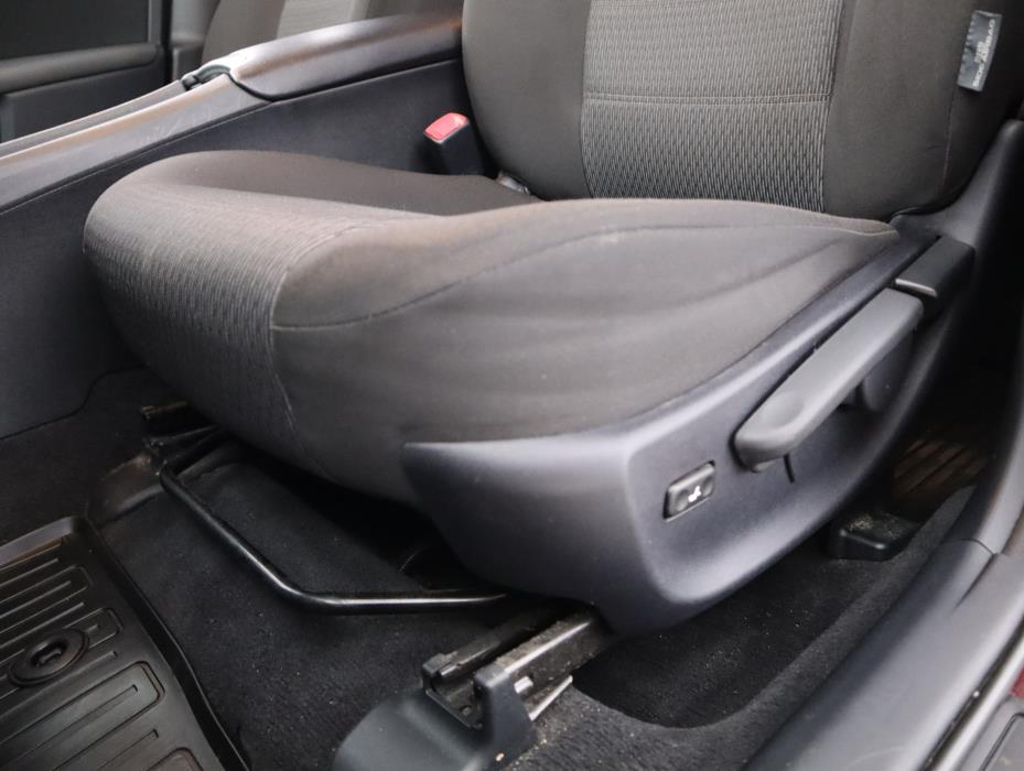 TOYOTA Avensis 2012