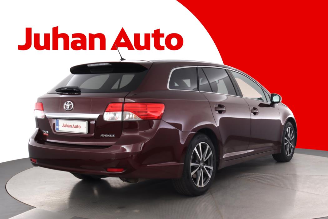 TOYOTA Avensis 2012