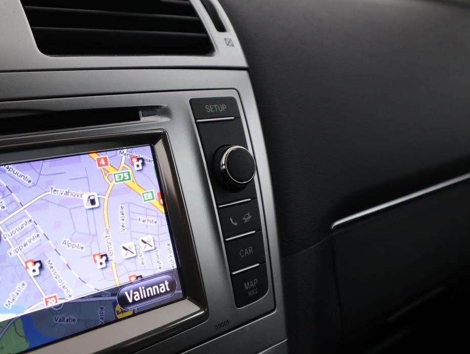 TOYOTA Avensis 2012