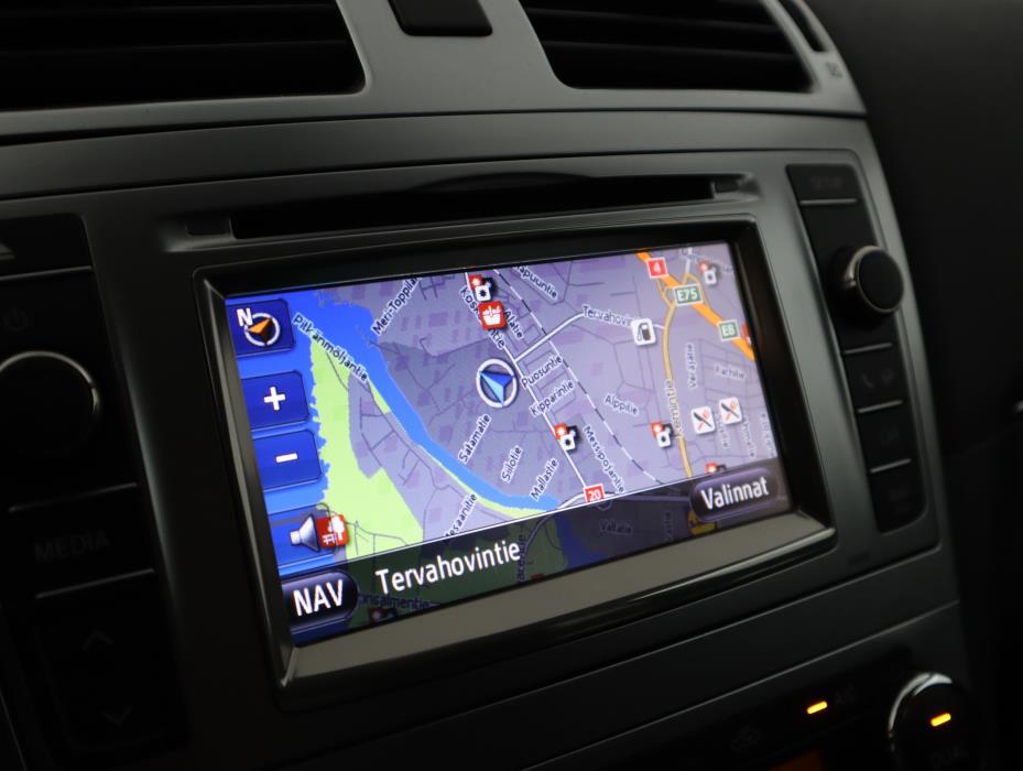 TOYOTA Avensis 2012