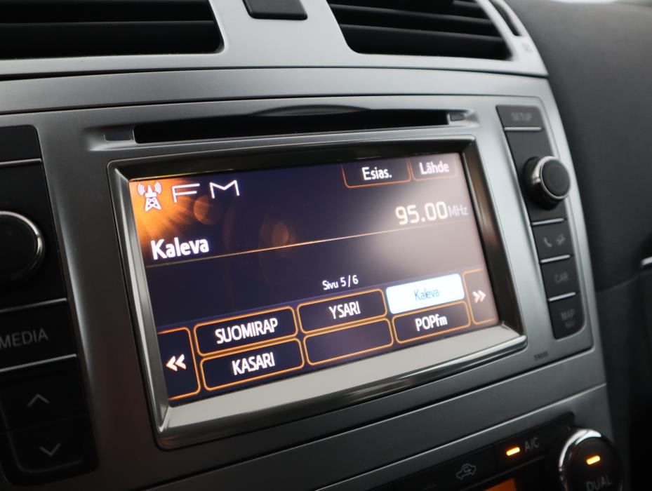 TOYOTA Avensis 2012