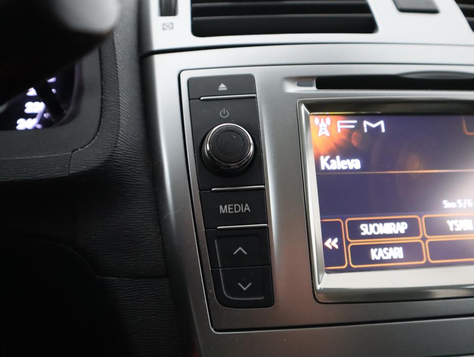 TOYOTA Avensis 2012