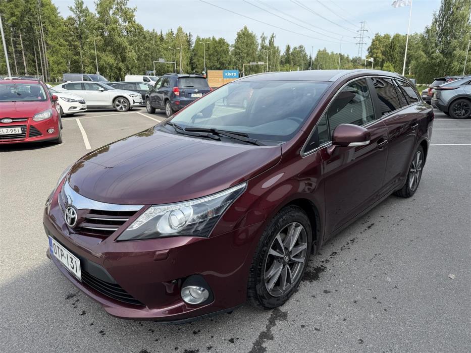 TOYOTA Avensis 2012