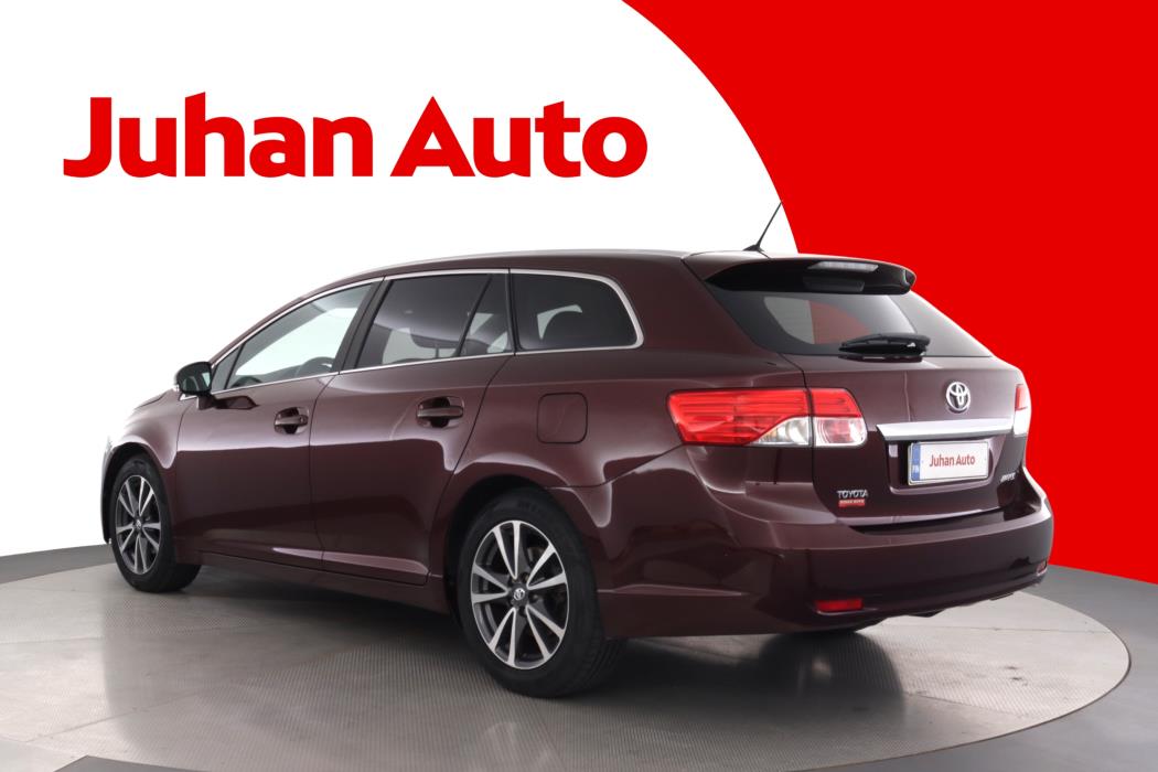 TOYOTA Avensis 2012
