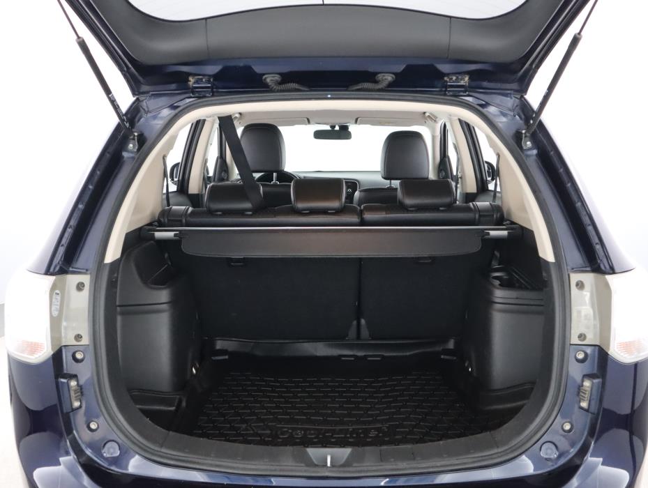 MITSUBISHI OUTLANDER 2015