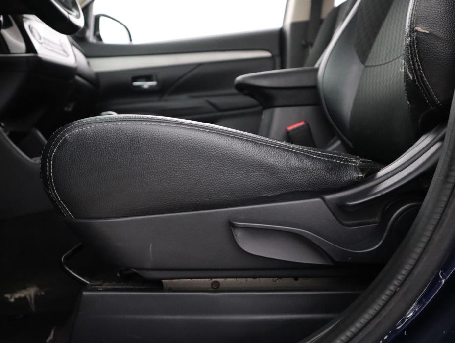 MITSUBISHI OUTLANDER 2015