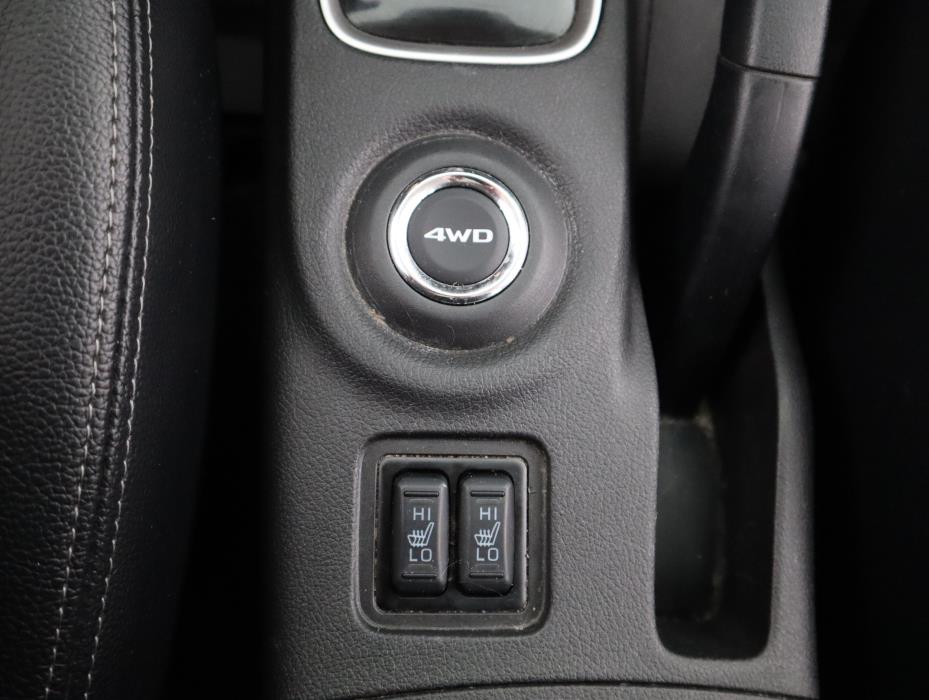 MITSUBISHI OUTLANDER 2015