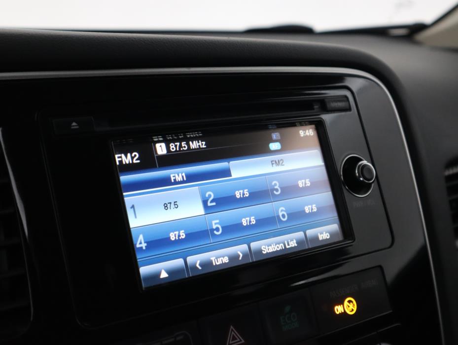 MITSUBISHI OUTLANDER 2015
