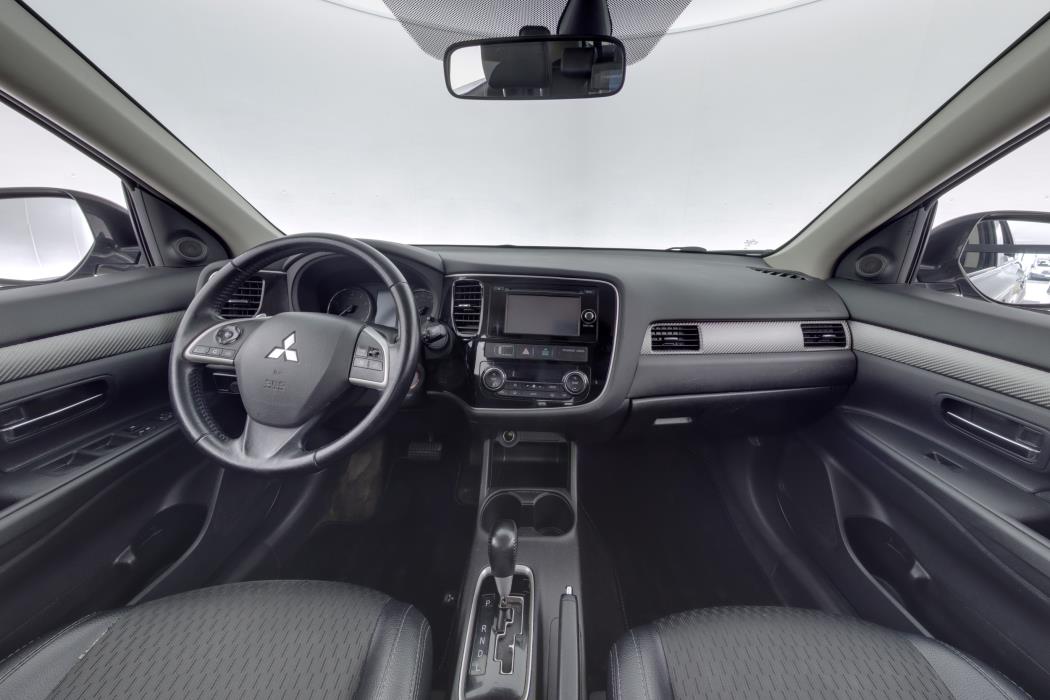 MITSUBISHI OUTLANDER 2015