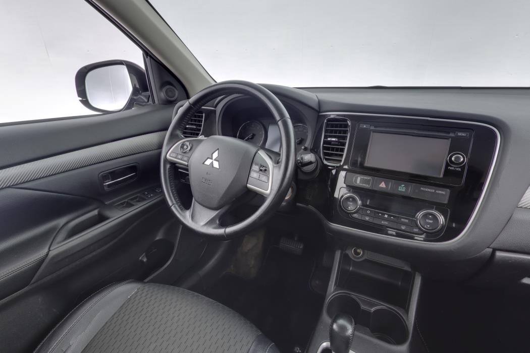 MITSUBISHI OUTLANDER 2015