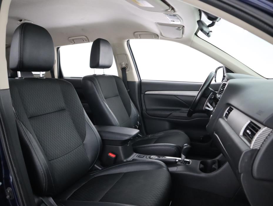 MITSUBISHI OUTLANDER 2015