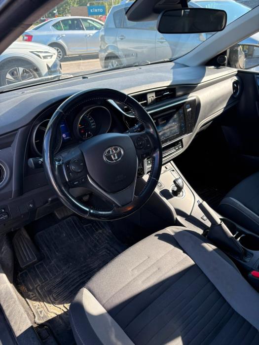 TOYOTA Auris 2017