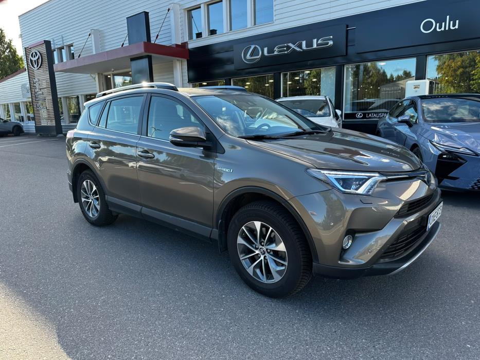 TOYOTA RAV4 2018