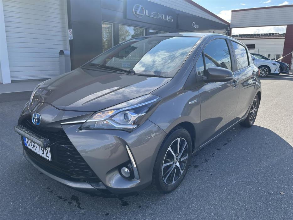 TOYOTA Yaris 2018