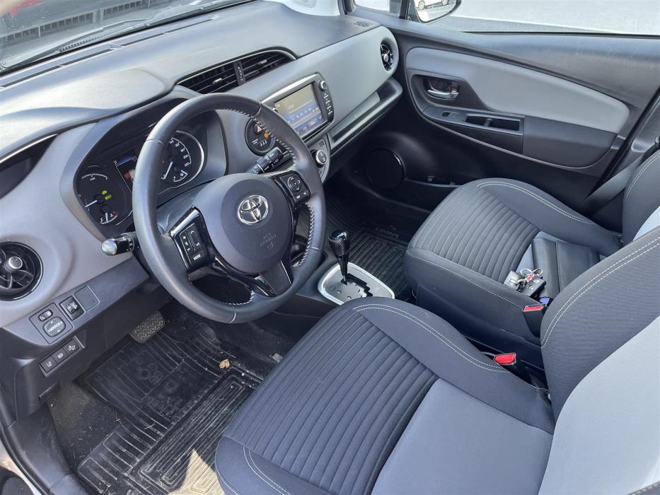 TOYOTA Yaris 2018