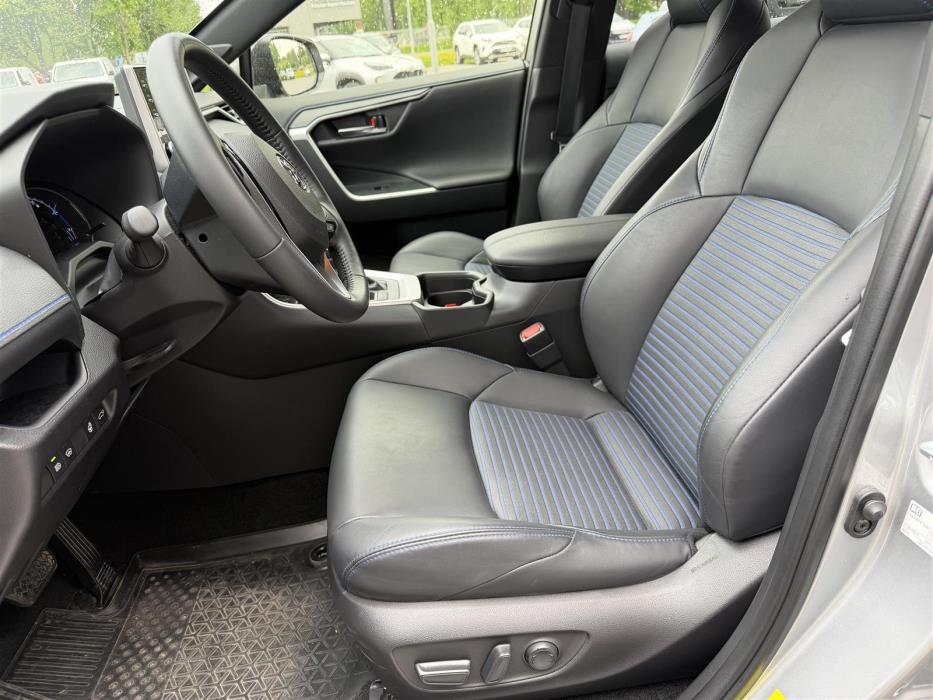TOYOTA RAV4 2021