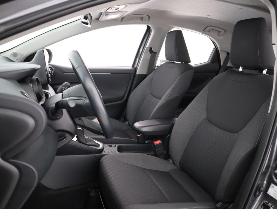 TOYOTA Yaris 2023