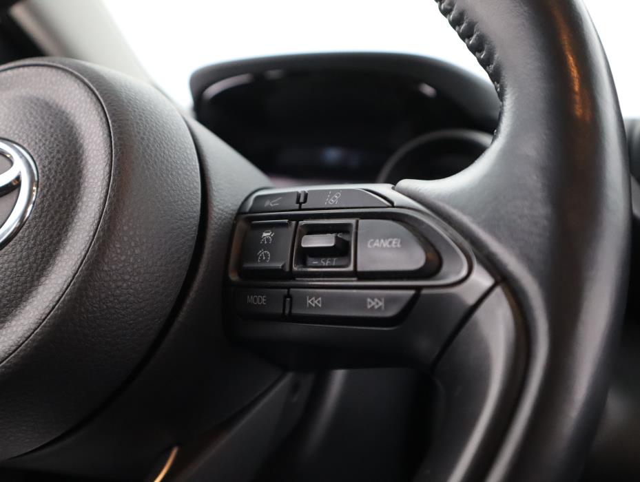 TOYOTA Yaris 2023