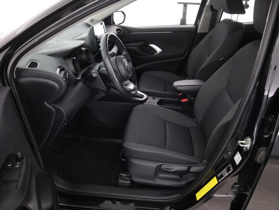 TOYOTA Yaris 2023