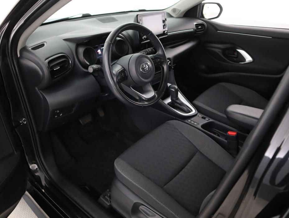TOYOTA Yaris 2023