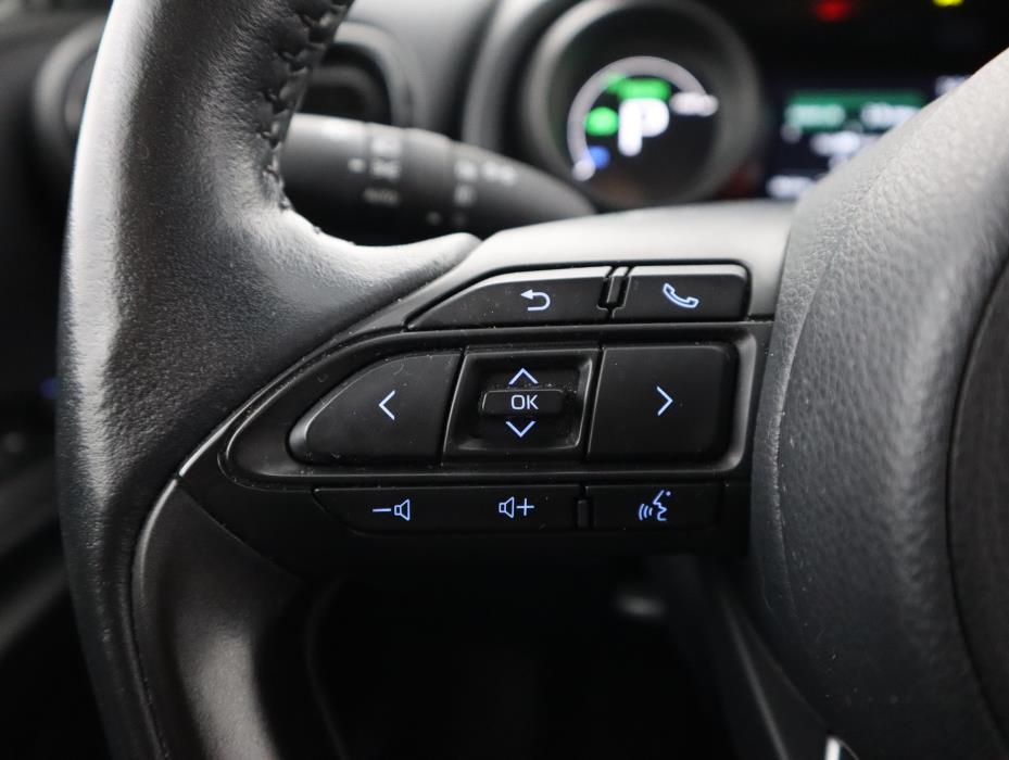 TOYOTA Yaris 2023