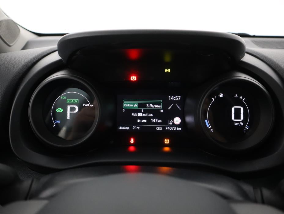TOYOTA Yaris 2023
