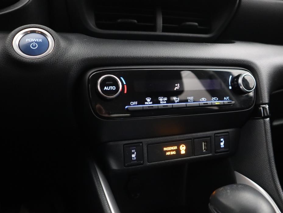 TOYOTA Yaris 2023