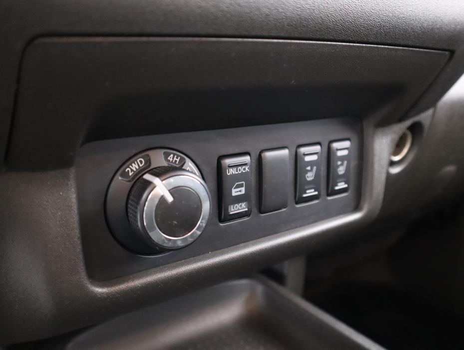 NISSAN NAVARA 2014