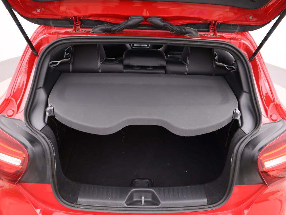 MERCEDES-BENZ A 2018