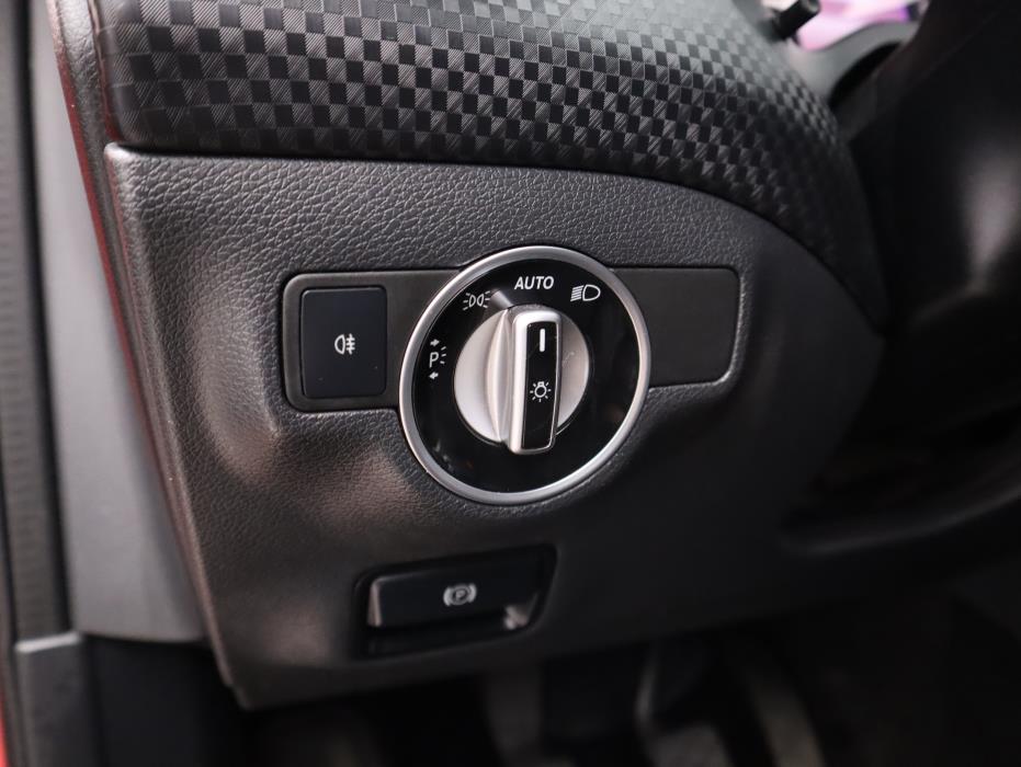 MERCEDES-BENZ A 2018